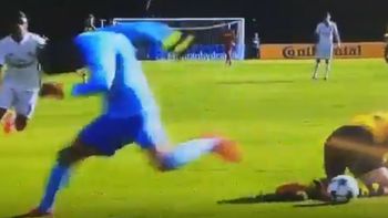el hijo de zidane quiso emular a su padre y protagonizo un blooper