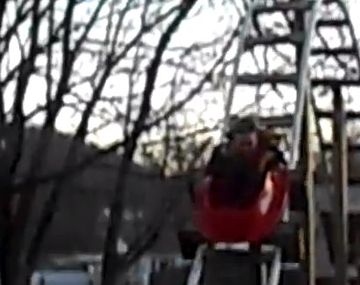 El sueño de la montaña rusa propia en el patio de casa