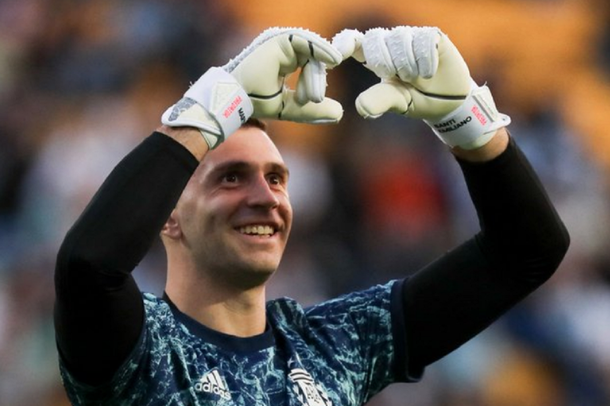 Dibu Martínez se sacó un 0 en Geografía: ¿dónde dijo que está San Juan?