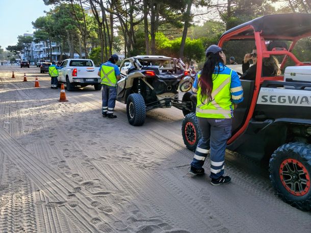 Los controles de tránsito se intensificaron en La Frontera y los accesos a Pinamar Los controles de tránsito se intensificaron en La Frontera y los accesos a Pinamar