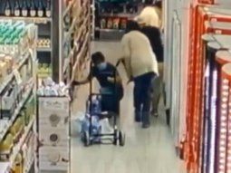 Así balearon al encargado de un supermercado en Villa Urquiza