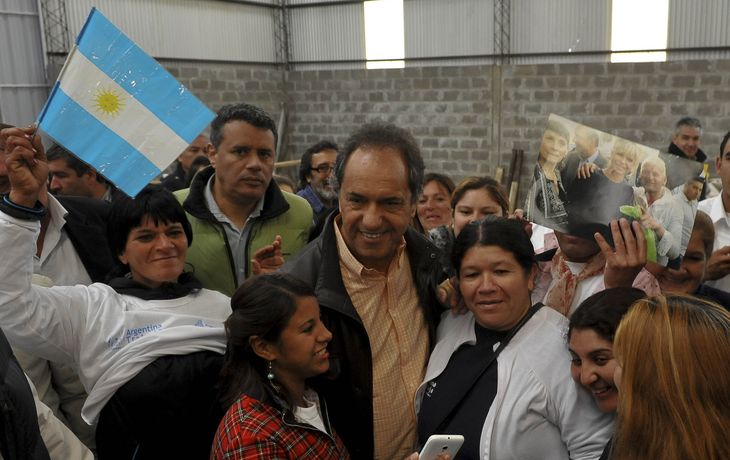 Scioli descarta gran devaluación y promete dinamizar el cepo al dólar