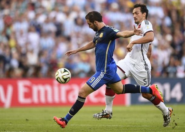 Lo gritamos todos: mirá el gol anulado del Pipa Higuaín