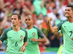 cristiano, heroe otra vez: rompio dos records y salvo a portugal del fracaso cristiano, heroe otra vez: rompio dos records y salvo a portugal del fracaso