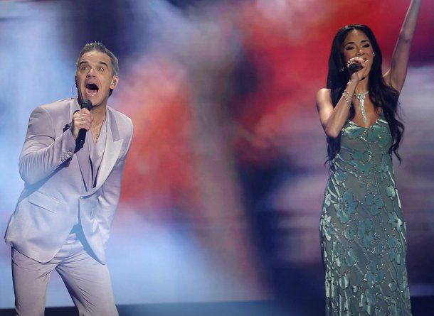 Robbie Williams y Nicole Scherzinger presentaron Desire