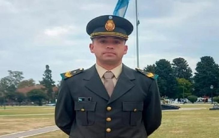 Otro bautismo militar violento: le rompieron la columna a un cabo