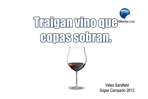 Los hinchas de Vélez celebraron con afiches para todos