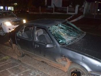 Destruyó el auto del profesor tras ser desaprobado