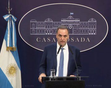 Adorni confirmó que el Gobierno recibirá a una comitiva del FMI