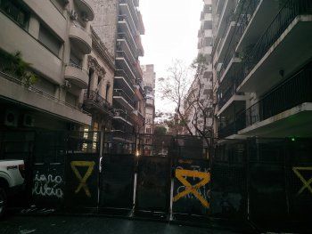 Vallaron los alrededores de la casa de Cristina