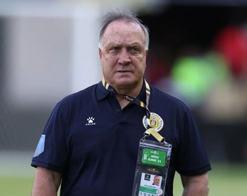 Curazao rompe otro récord mundialista: tendrá al DT más veterano de la Copa del Mundo