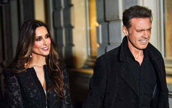 Luis Miguel junto a su pareja Paloma Cuevas.