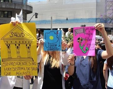 Los médicos residentes lograron derogar la ley que degrada su trabajo