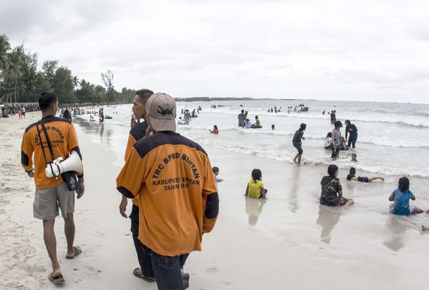 Suspendieron la búsqueda del avión de AirAsia