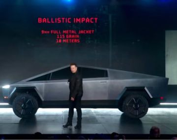 Papelón de Elon Musk al presentar la pickup de Tesla