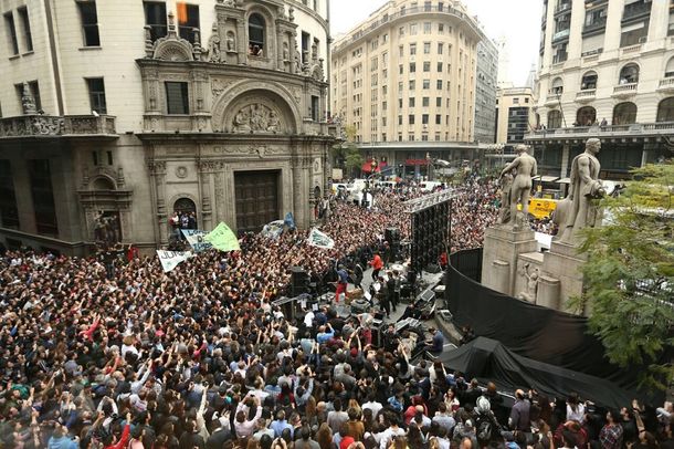 El show de Ciro en pleno Microcentro.