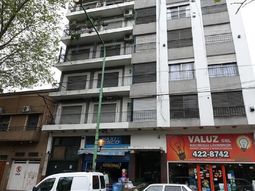 La doméstica sacó la basura y entraron a robar