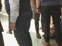 tension en mar del plata con milei: detuvieron a un joven por golpear su camioneta tension en mar del plata con milei: detuvieron a un joven por golpear su camioneta