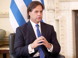 El presidente Luis Lacalle Pou tendría todo listo para volar a China en el mes de noviembre. El presidente Luis Lacalle Pou tendría todo listo para volar a China en el mes de noviembre.