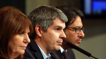 la oposicion recibe a marcos pena por primera vez en diputados la oposicion recibe a marcos pena por primera vez en diputados