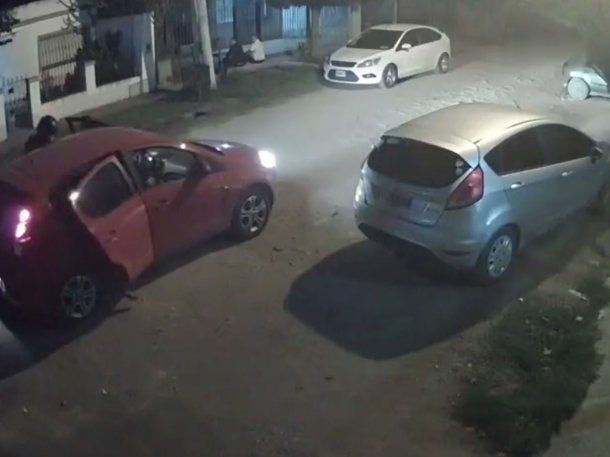 VIDEO: Violento robo a una familia en Longchamps 