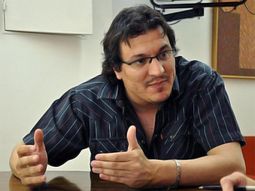 su situacion habia empeorado hace poco; esto es un acto de amor su situacion habia empeorado hace poco; esto es un acto de amor