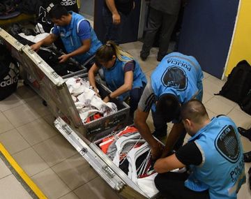 Polémica por la inspección que hizo la policía de la utilería de River en la Bombonera