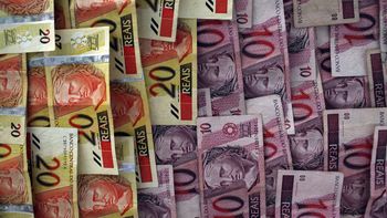 la cotizacion del dolar supero los 3 reales en el mercado de divisas de brasil la cotizacion del dolar supero los 3 reales en el mercado de divisas de brasil