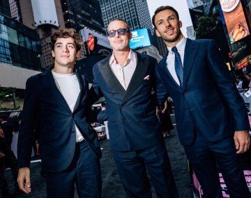 Video: el encuentro entre Colapinto y Brad Pitt en el estreno de F1: La película