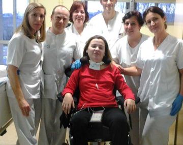 Aerolíneas Argentinas trae gratis desde España a una paciente argentina parapléjica