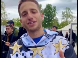 Quién hizo el buzo de que usó Wos y cómo comprarlo