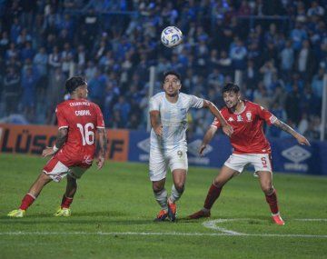 Atlético Tucumán recibe a Huracán en un choque de necesitados