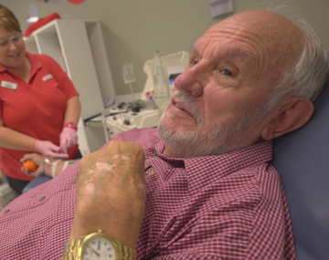 Salvó a más de 2 millones de bebés con su sangre