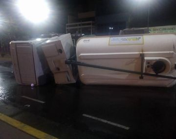 Así quedó el camión cisterna