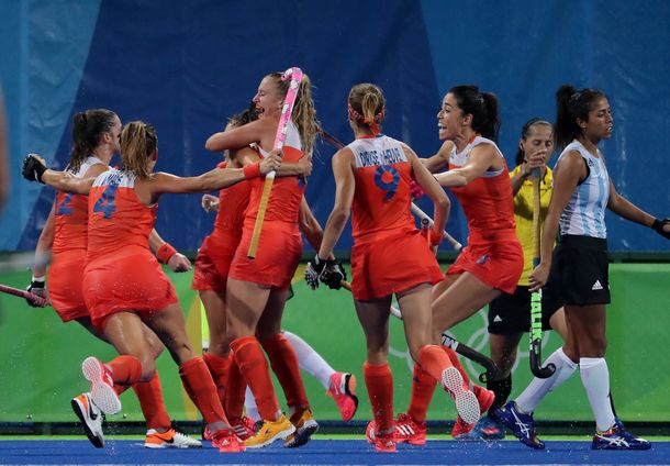 Las Leonas perdieron ante Holanda y se quedaron afuera de los Juegos