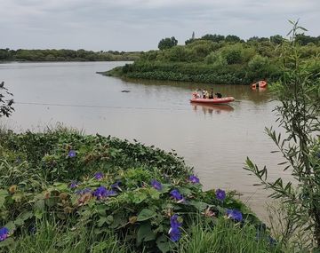 Rescataron el cuerpo del joven que cayó al río en Ensenada