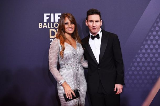 Messi y Antonella Rocuzzo, muy elegantes en la entrega del Balón de Oro 2016