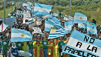 realizaran una caravana contra las papeleras realizaran una caravana contra las papeleras