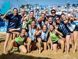 Las Kamikazes hicieron historia y se colgaron el oro en Beach Handball