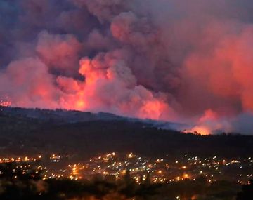 Incendios arrasan casas y bosques en la cordillera de Chubut: hay heridos y cientos de evacuados