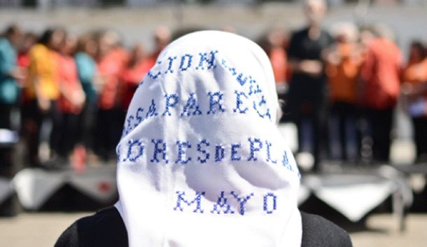 Madres de Plaza de Mayo. Madres de Plaza de Mayo.