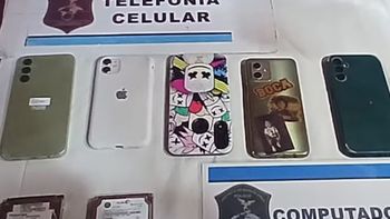 Celulares incautados en la redada donde el docente fue detenido. Celulares incautados en la redada donde el docente fue detenido.