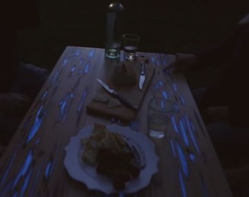 Así se construye una mesa de madera que brilla en la más absoluta oscuridad