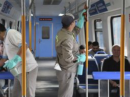 Coronavirus: el Gobierno pidió reducir al mínimo el uso del transporte público