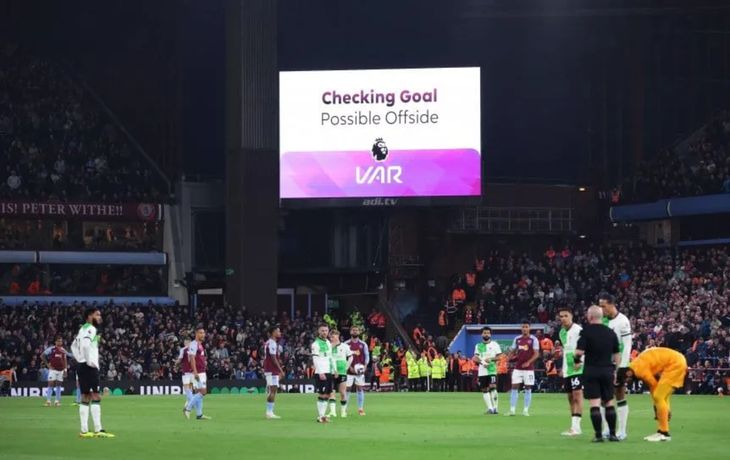 La Premier League innova en el VAR: los cambios que implementará