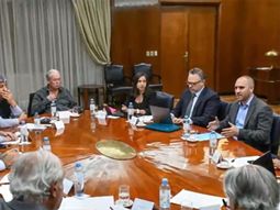 FONIVA acordó aumento del 53,4% y es el primer gremio en cerrar paritarias