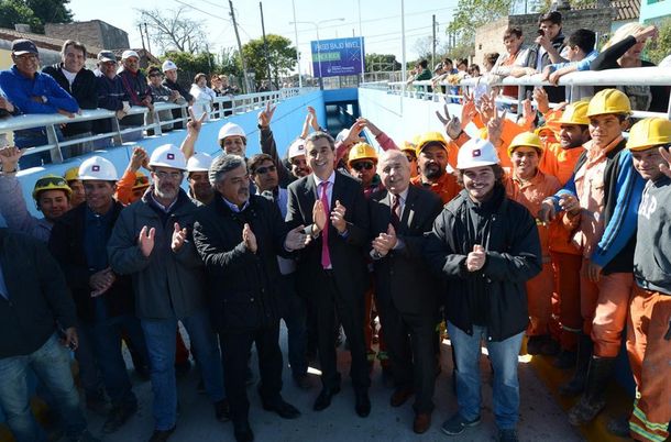 Randazzo anunció que este mes llegarán 200 coches nuevos para el Roca