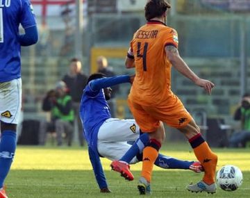 Escalofriante: un jugador fracturó a otro en la B del fútbol italiano