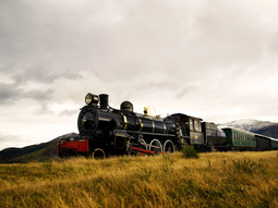Se inicia en 1906 el proceso de nacionalización de los ferrocarriles al fusionarse el Ferrocarril Central y el Ferrocarril Nacional. Se inicia en 1906 el proceso de nacionalización de los ferrocarriles al fusionarse el Ferrocarril Central y el Ferrocarril Nacional.