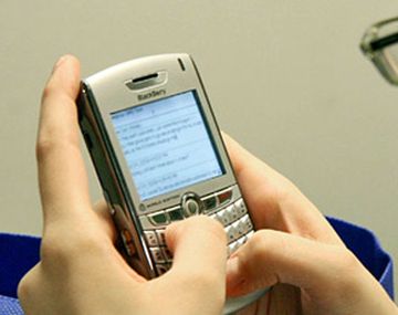 Los jóvenes prefieren el chat antes que hablar por teléfono